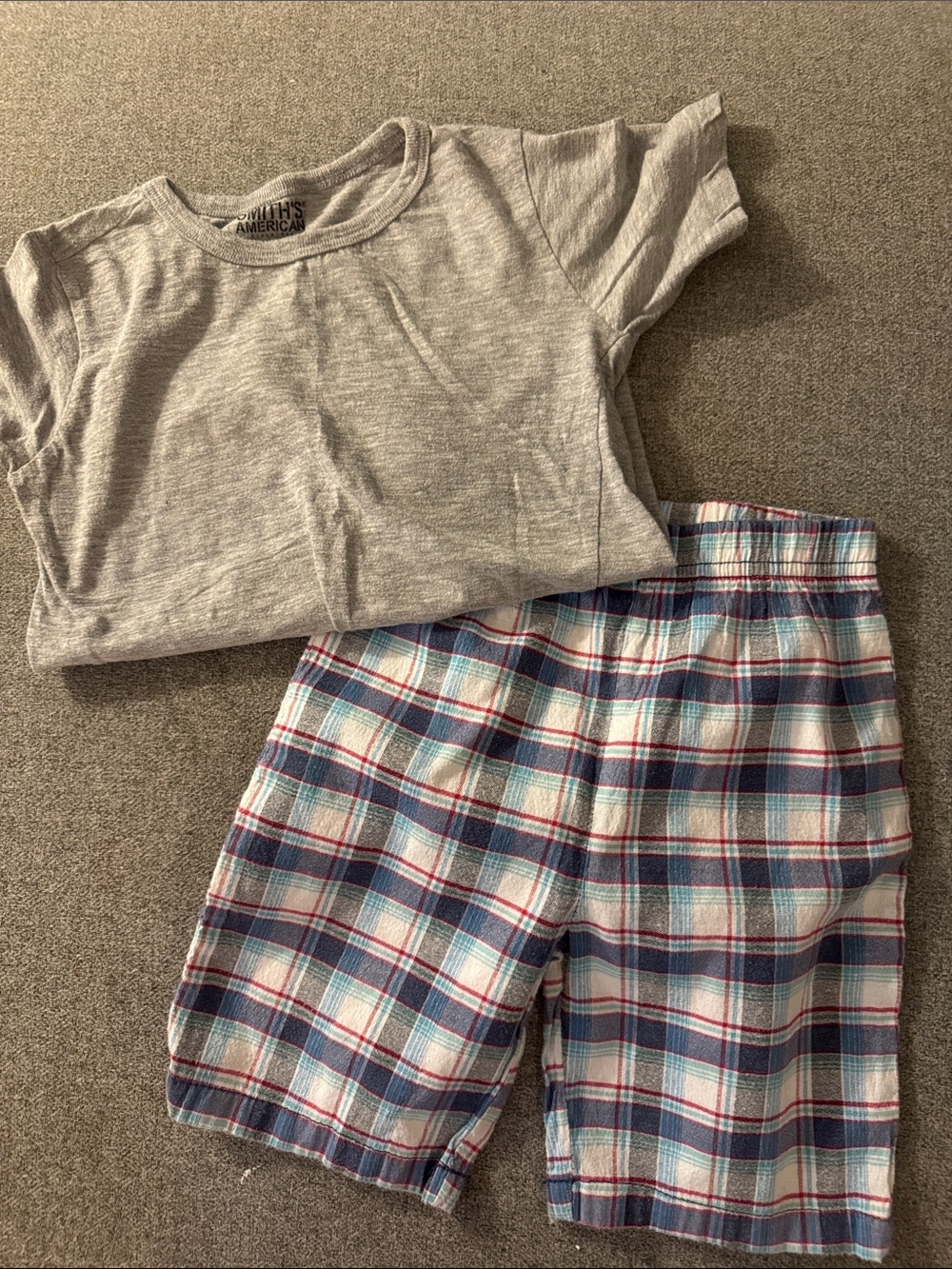 5/$15- Boy’s outfit size 5/6